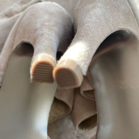 Steve Madden Liftoff suede open toe heels. 9.5 - Picture 7 of 8